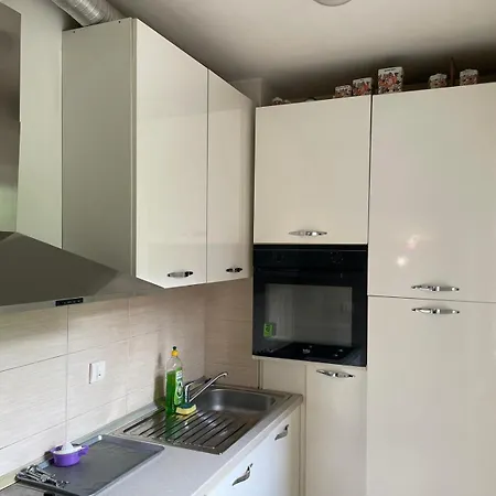 Ada Hill Apartment *
